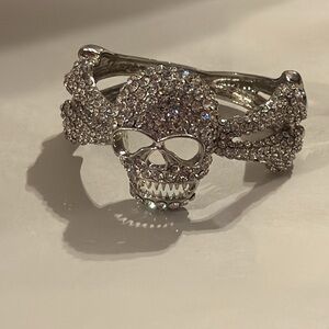 listing-status-banner